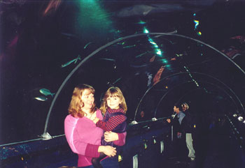 Figura 1. Lucy y Pingüino 2 en el túnel de observación. 
